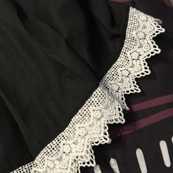 Hot Topic Lace Trim Skirt - Picture 2 of 5